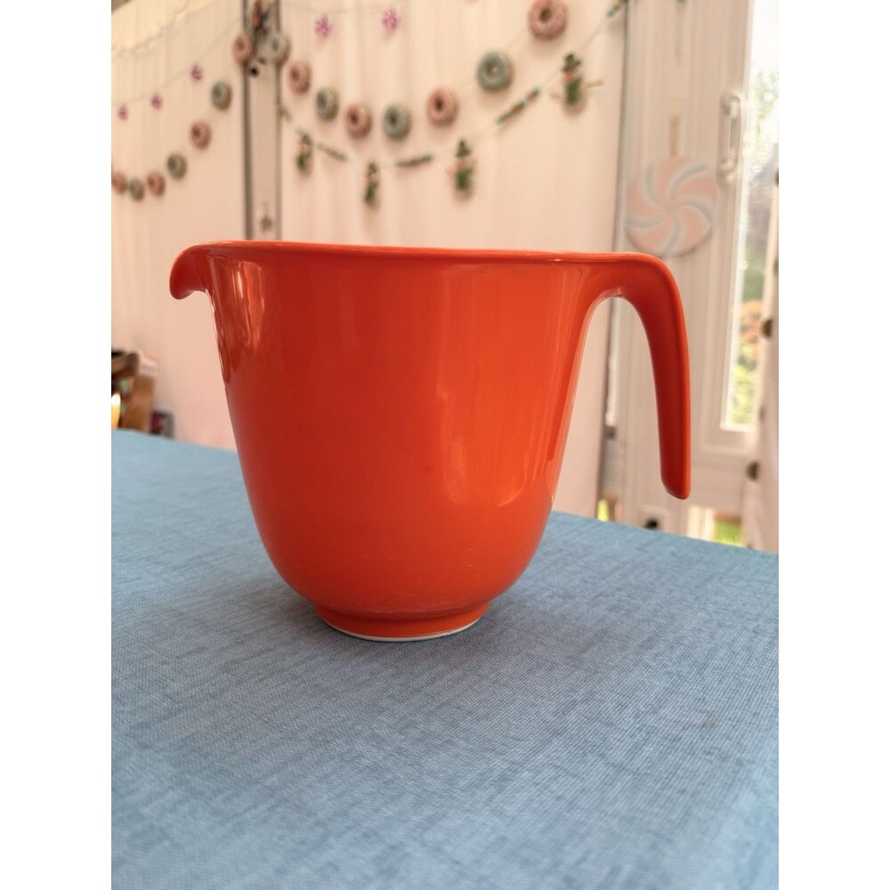 Rubbermaid Vintage 6 Cup Batter Bowl Orange Plastic Handle Pour Spout Measuring